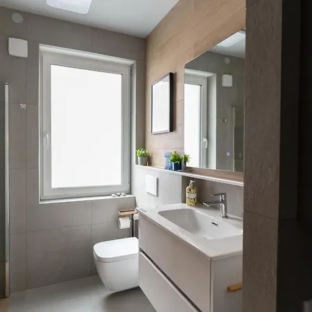 House 756 - 4 Schlafzimmer, 2 Badezimmer, Gaeste Wc, Sauna, Outdoor-kueche Holiday home Mainz