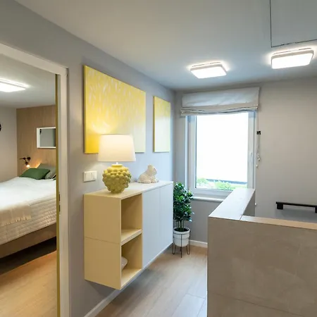 House 756 - 4 Schlafzimmer, 2 Badezimmer, Gaeste Wc, Sauna, Outdoor-kueche * Mainz